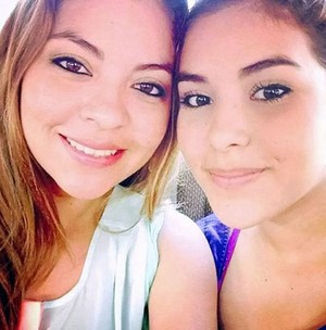  Maria Jose Alvarad and her sister