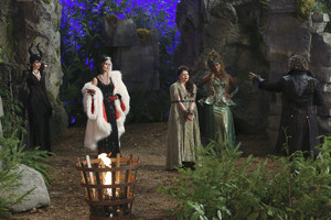  Once Upon a Time - Episode 4.11 - নায়ক and Villains