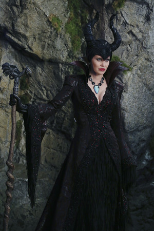  Once Upon a Time - Episode 4.11 - 超能英雄 and Villains