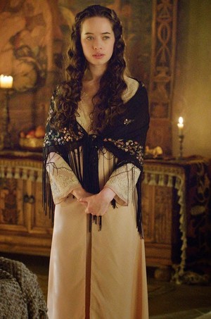  Reign 2x09 "Acts of War" Promo foto