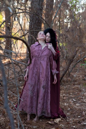  Salem "The Red Rose and the Briar" (1x06) promotional picture