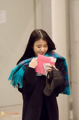 141217 IU Before/After the 35th Blue Dragon Film Awards