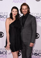 Caitriona Balfe and Sam Heughan at the 2015 People's Choice Awards - outlander-2014-tv-series photo