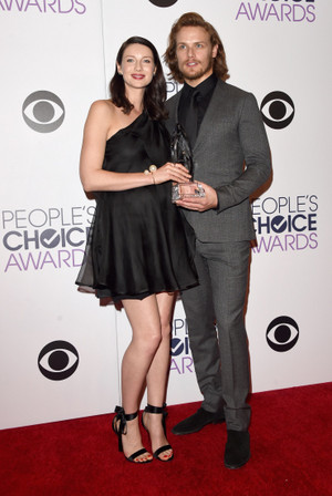  Caitriona Balfe and Sam Heughan at the 2015 People's Choice Awards