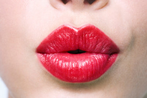  Ciuman Red Lips