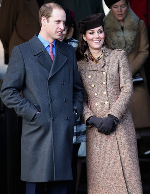  The Royal Family Attend Church On natal dia