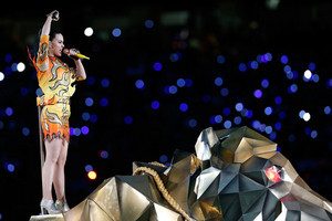  Katy Perry Performs in the Super Bowl XLIX Halftime tampil