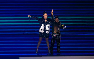  Katy Perry Performs in the Super Bowl XLIX Halftime tampil
