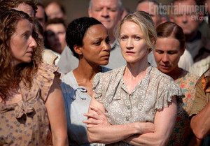 Paula Malcomson as Katniss' Mother in The Hunger Games