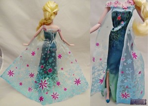 Closer Look at the Disney Store La Reine des Neiges Fever Elsa classic doll