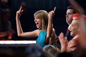  Taylor at 2015 Grammys