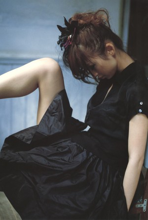  Shinoda Mariko Photobook 'Pendulum'