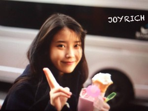 150313 IU at Tower Records Shibuya preview by @rose_of_joyrich