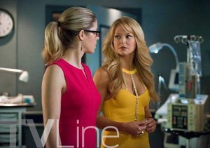  Donna and Felicity Smoak