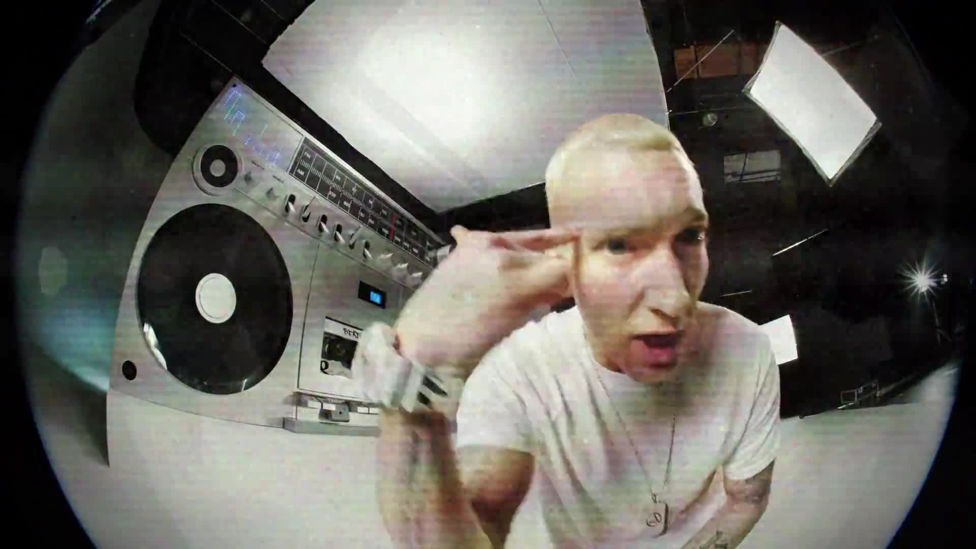 Eminem - Berzerk {Music Video} - EMINEM Photo (38284845) - Fanpop