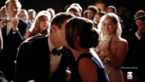  Glee S06E13 - Dreams Come True