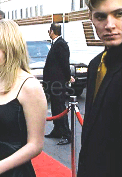  Jensen Ackles attends the 25th American musik Awards - 1998