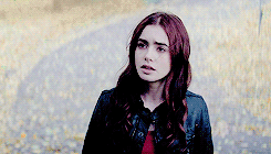 Lily Collins