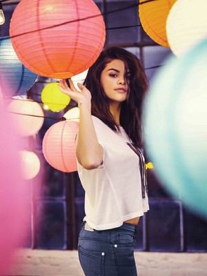  Selena's 2015 Adidas NEO Spring Collection