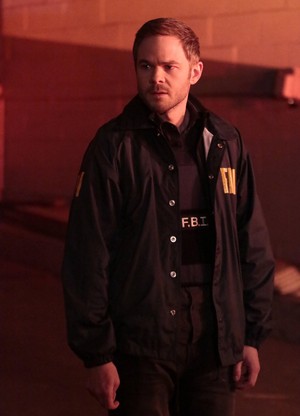  THE FOLLOWING PROMOTIONAL foto 3x02 BOXED IN