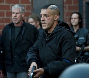 Theo Rossi as juice in Sons of Anarchy - Lochan Mor (3x08)