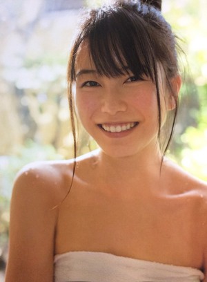 Yokoyama Yui 1st Photobook: Yuihan