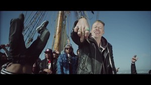 Macklemore - Cant Hold Us {Music Video}