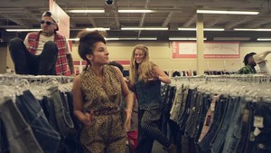  Macklemore - Thrift ショップ {Music Video}