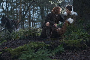  Outlander "By the Pricking of My Thumb" (1x10) promotional picture
