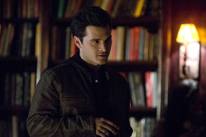  TVD “I’d Leave My Happy halaman awal For You” (6x20) promotional picture