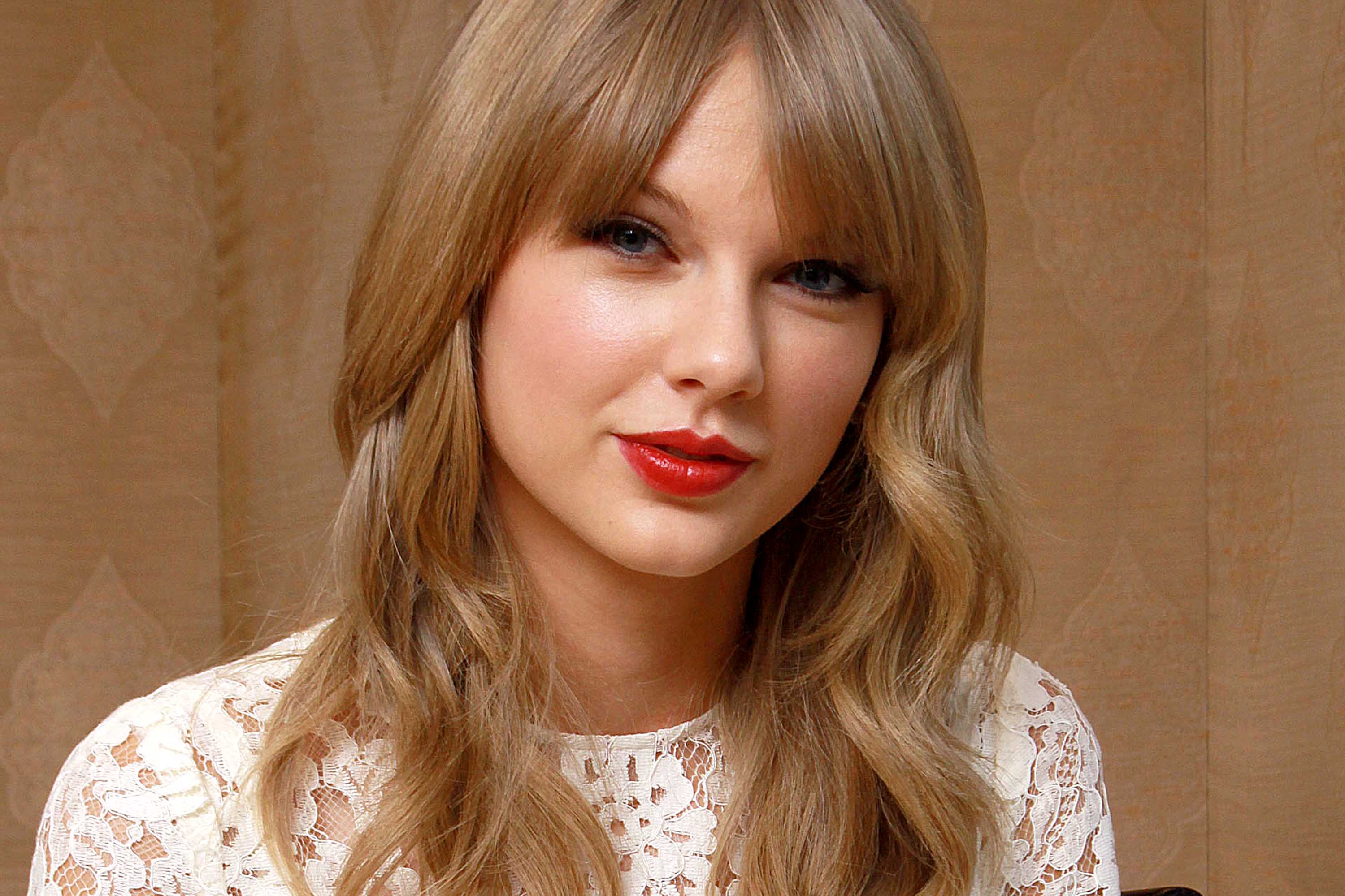 Taylor Swift - wide 7