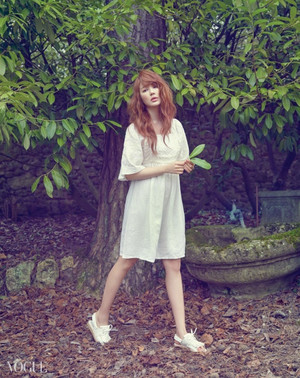  Yoon Eun Hye For Vogue Korea’s April 2015 Issue