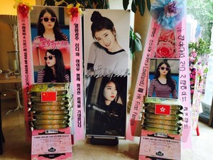 150511 ‎IU‬ fan support wreaths for "‪Producer‬"