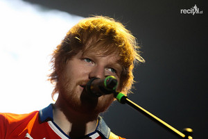  Ed onstage in Chile