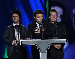  Green giorno Speaking @ the 30th Annual Rock And Roll Hall Of Fame Induction Ceremony