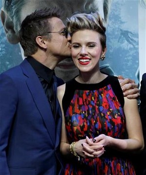 Jeremy Renner and Scarlett Johansson,Avengers 2 UK premiere