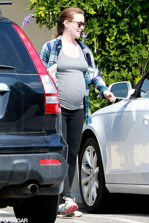  Leighton Meester Pregnant picture