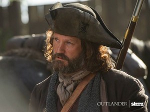  Outlander "The Watch" (1x13) promotional picture