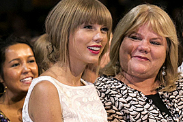  taylor and her mom