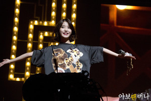  131124 IU for "Modern Times" concerto