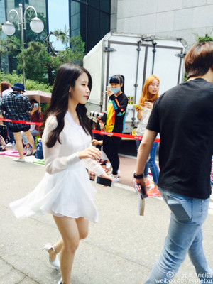  150609 आई यू after 'Producer' filming