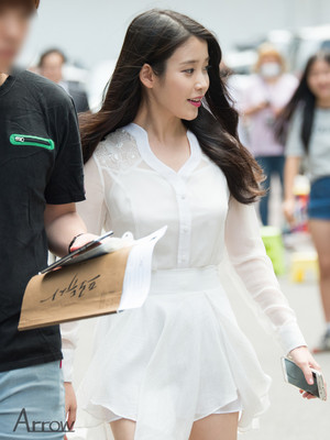 150609 IU after work for 'Producer' filming