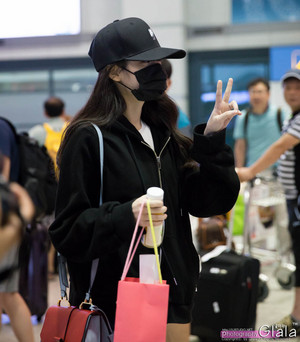  150616 आई यू arriving at Incheon airport back from GuangZhou China