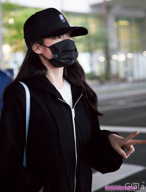 150616 IU arriving at Incheon airport back from GuangZhou China