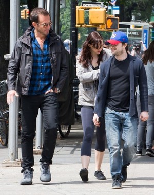  Daniel Radcliffe,Erin & Will Arnett Enjoying Outing in NewYork! (FB.com/DanielJacobRadcliffeFanClub)