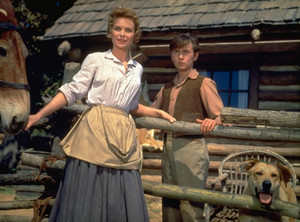  Dorothy McGuire and Tommy Kirk in Old Yeller