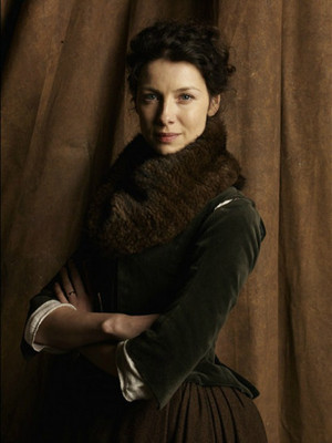 Outlander Claire Season 1 promotional picture