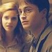 harry looking at ginny - harry-potter icon