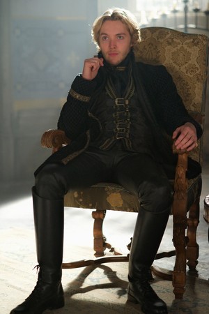  Reign "Abandoned" (2x19) promotional picture