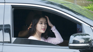 150514 IU At Producer Filming Location 